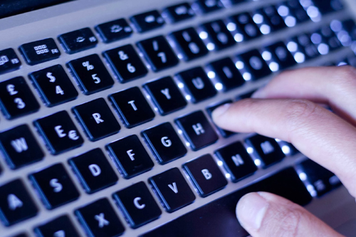 Báo Costa Rica tố Mỹ chống phá Cuba qua Internet ảnh 1